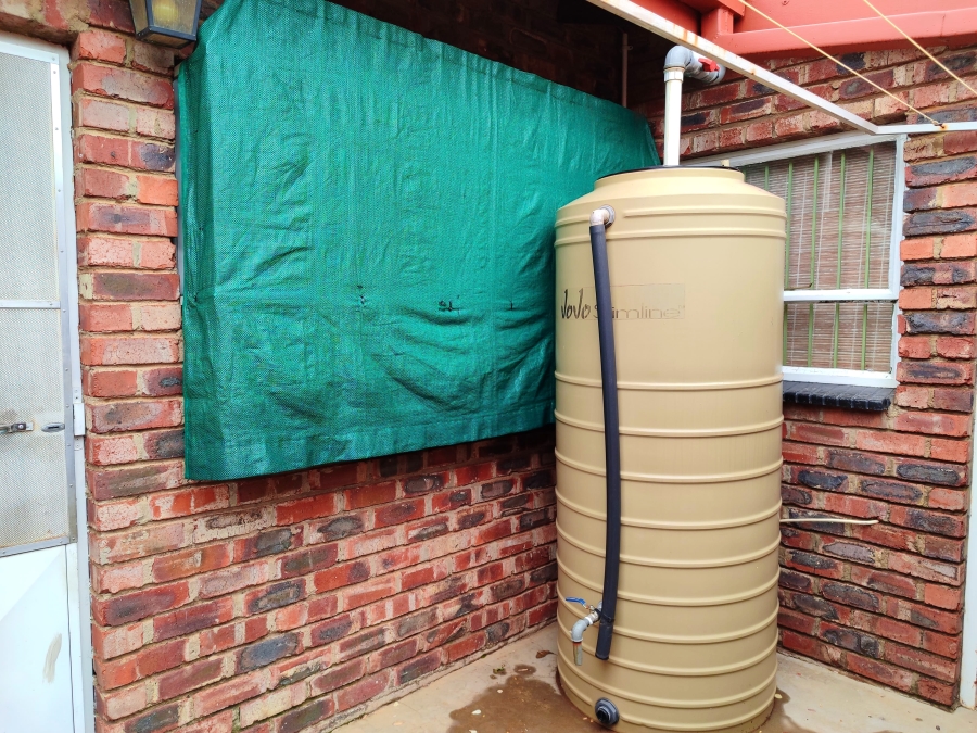 2 Bedroom Property for Sale in Roosheuwel North West